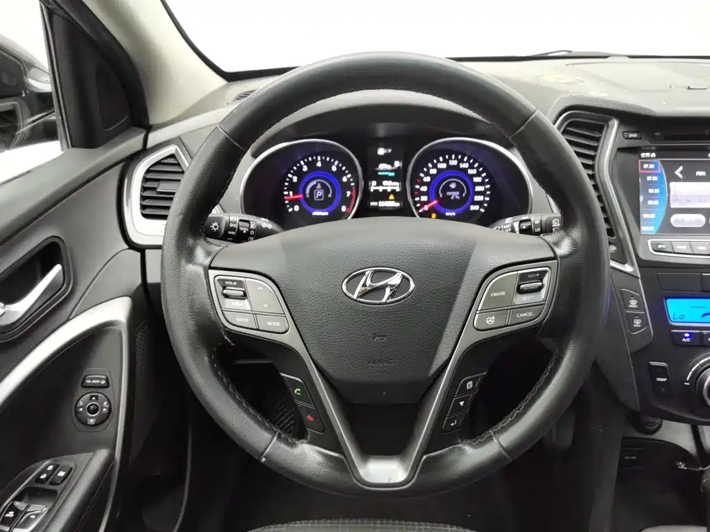 Hyundai Santa Fe — миниатюра 11