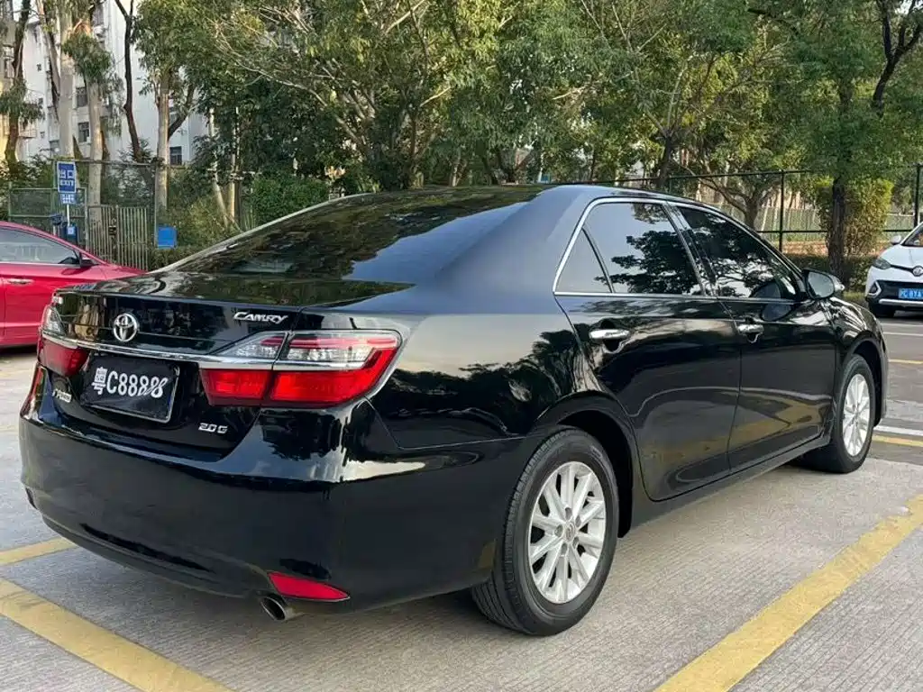 Toyota Camry — миниатюра 7