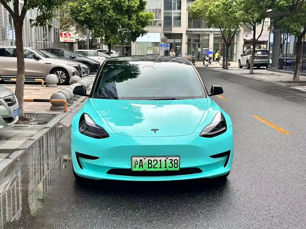 Tesla Model 3 — миниатюра 2