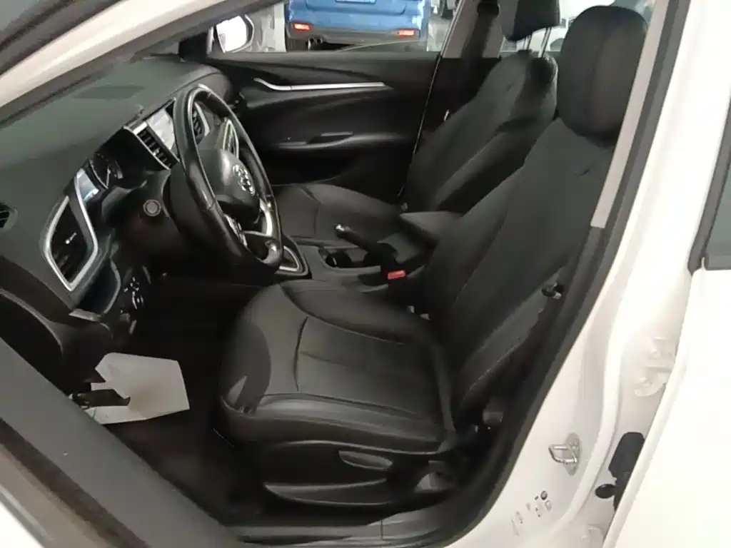 Buick Excelle — миниатюра 15