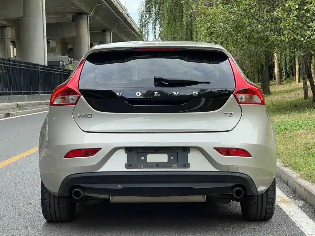 Volvo V40 — миниатюра 11