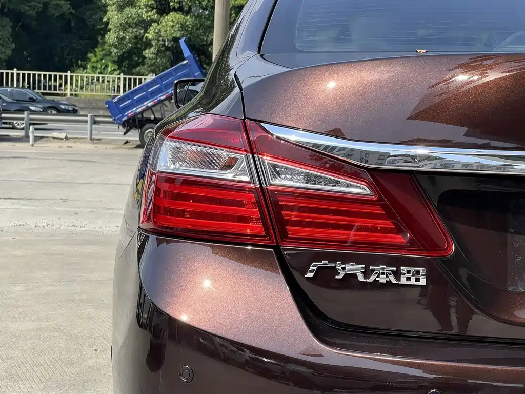 Honda Accord — миниатюра 6