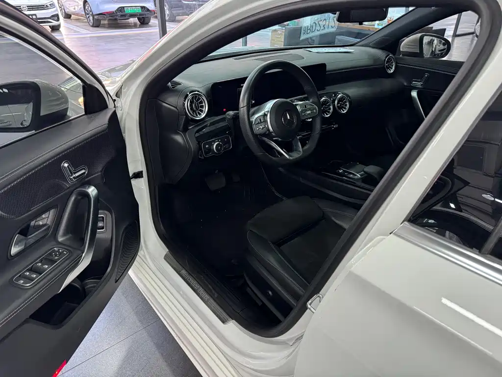 MERCEDES-BENZ A CLASS