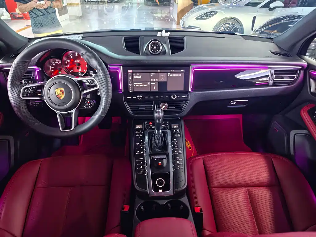 Porsche Macan — миниатюра 14