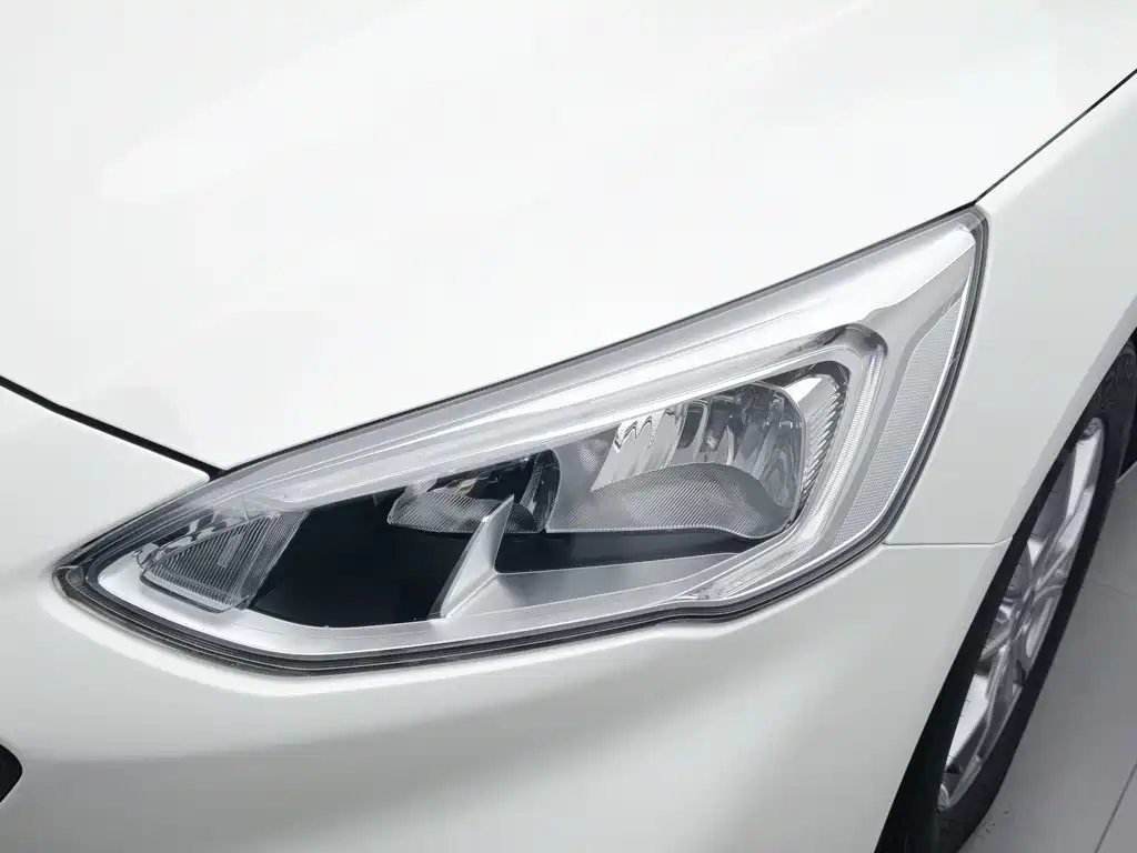 Ford Focus — миниатюра 7