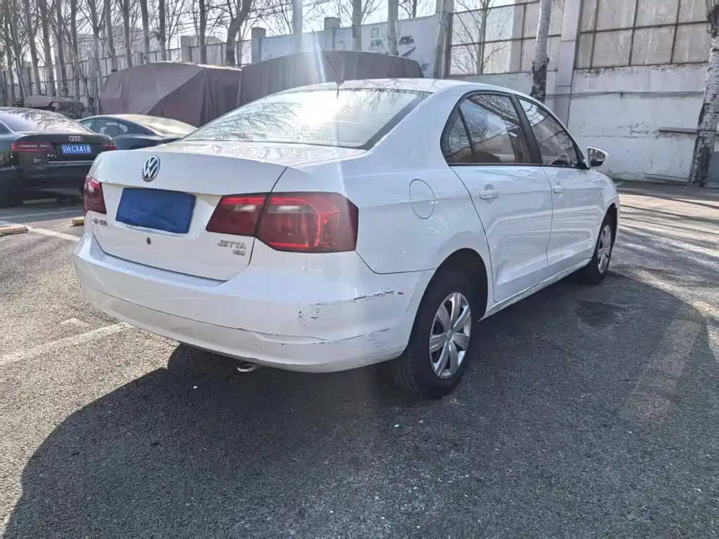 VOLKSWAGEN JETTA