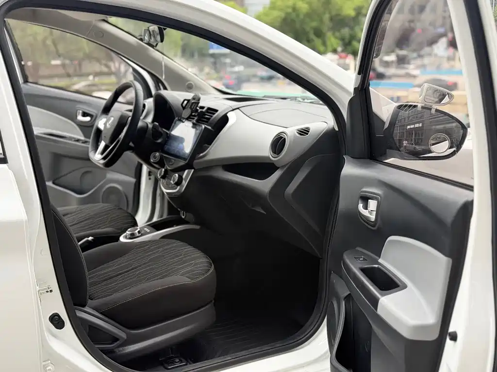 Changan Benben E-Star — миниатюра 7
