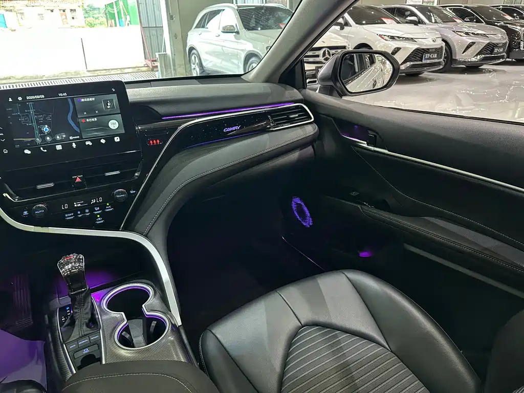 Toyota Camry — миниатюра 7
