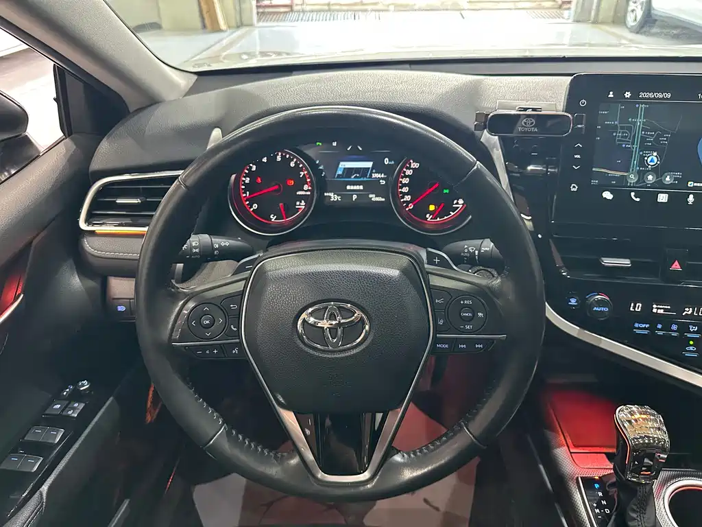 Toyota Camry — миниатюра 10