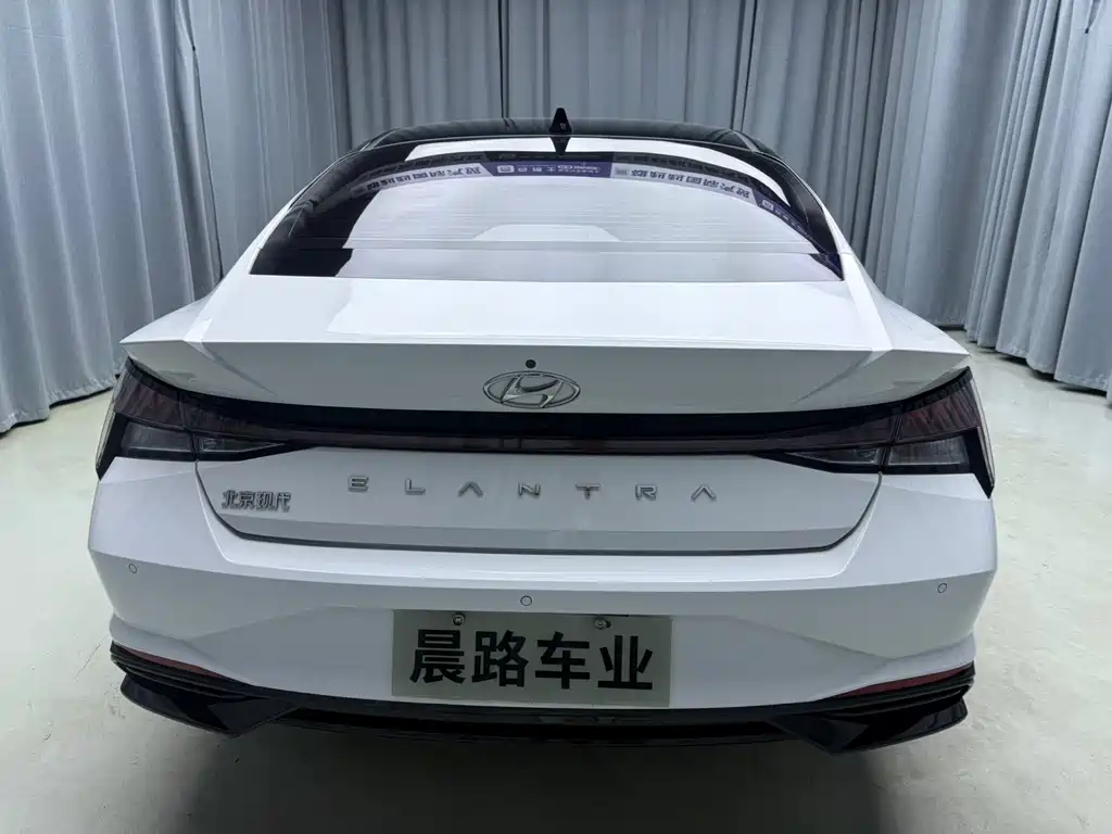 Hyundai Elantra — миниатюра 5