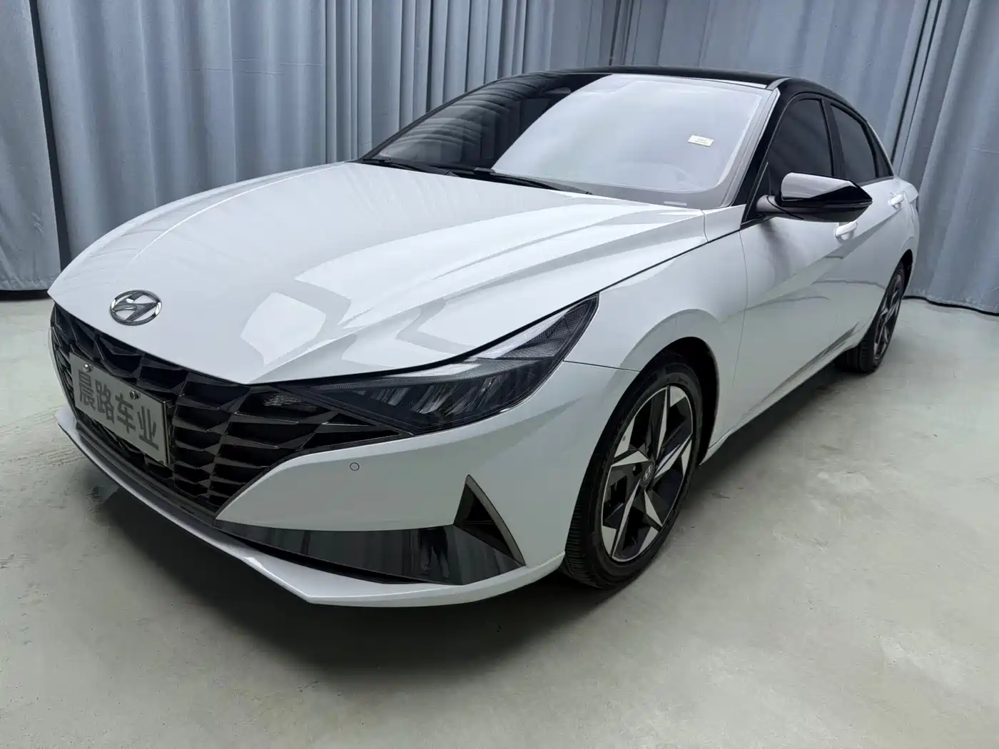 伊兰特 2022款 1.5L CVT LUX尊贵版 2022