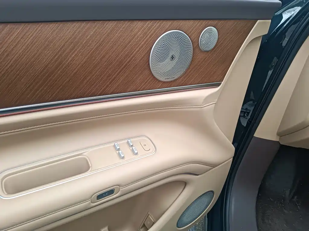 AITO ASK THE WORLD M9