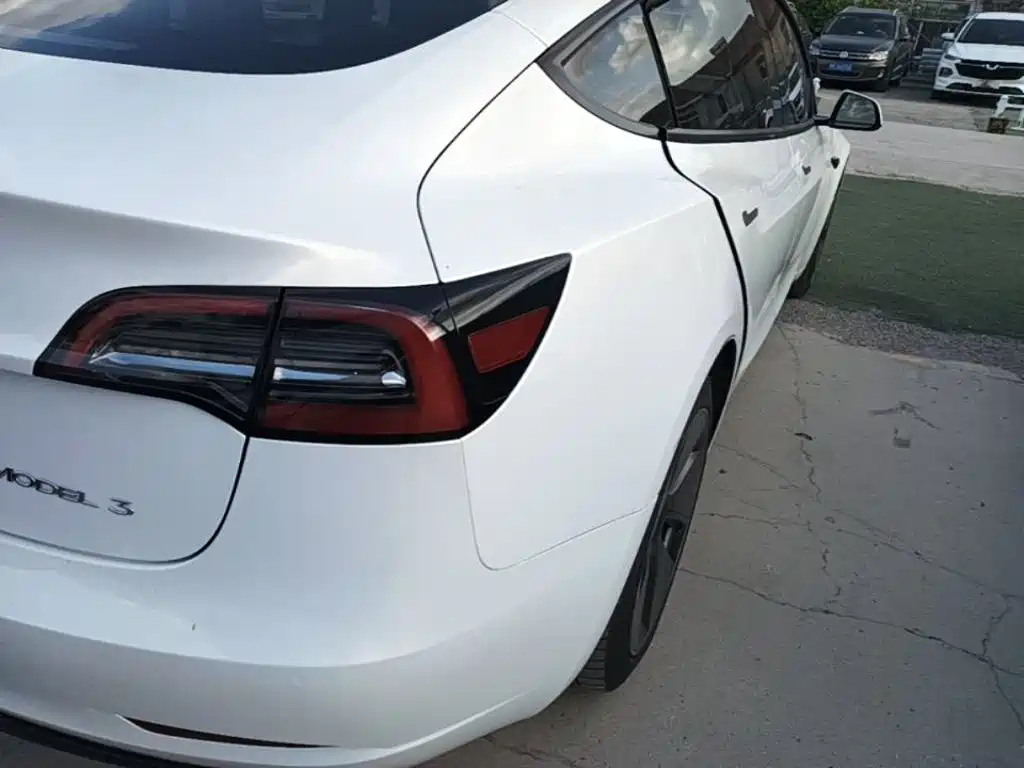 Tesla Model 3 — миниатюра 8