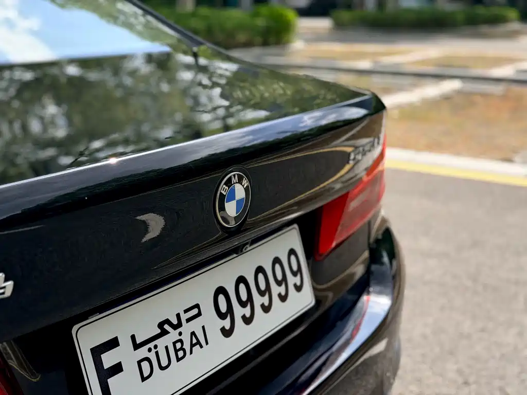 BMW 5 Series — миниатюра 8