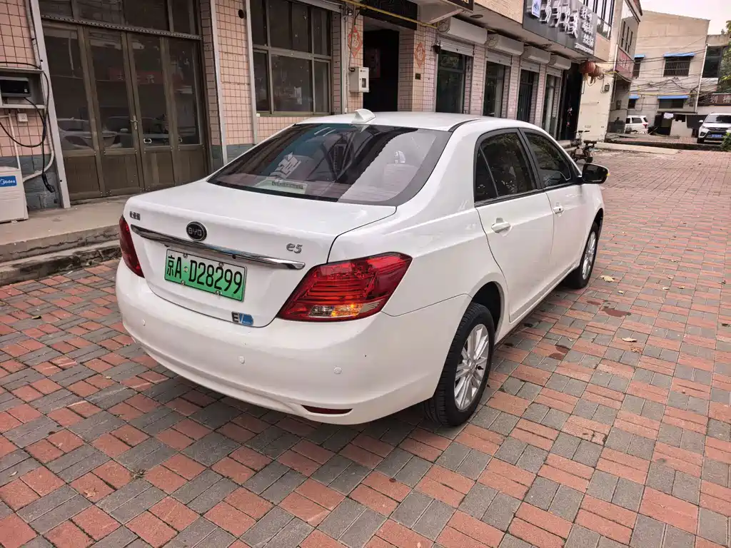BYD e5 — миниатюра 4