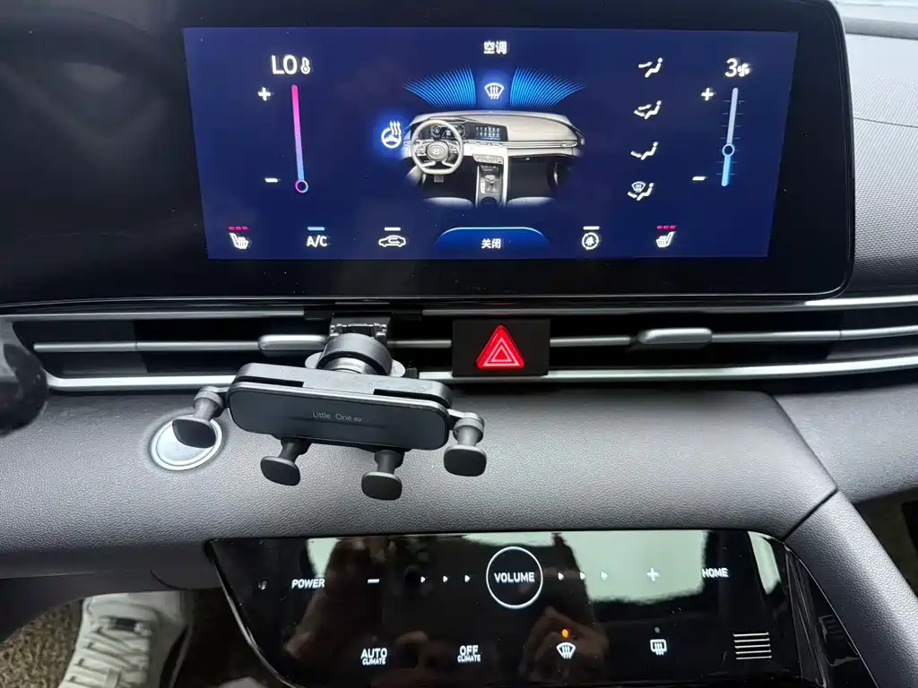 Hyundai Elantra — миниатюра 18