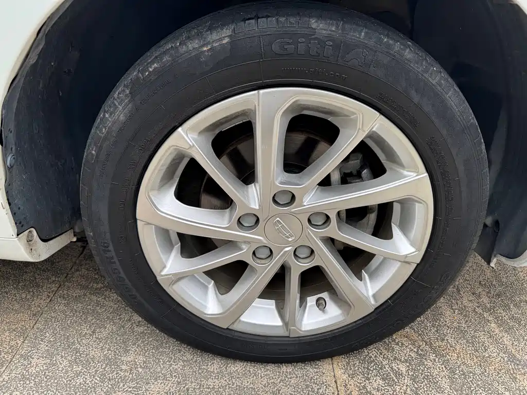Geely Emgrand — миниатюра 18