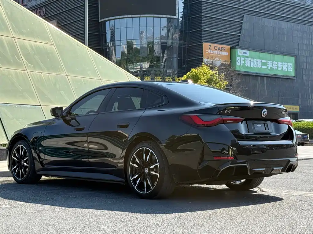 BMW BMW4 M — миниатюра 9
