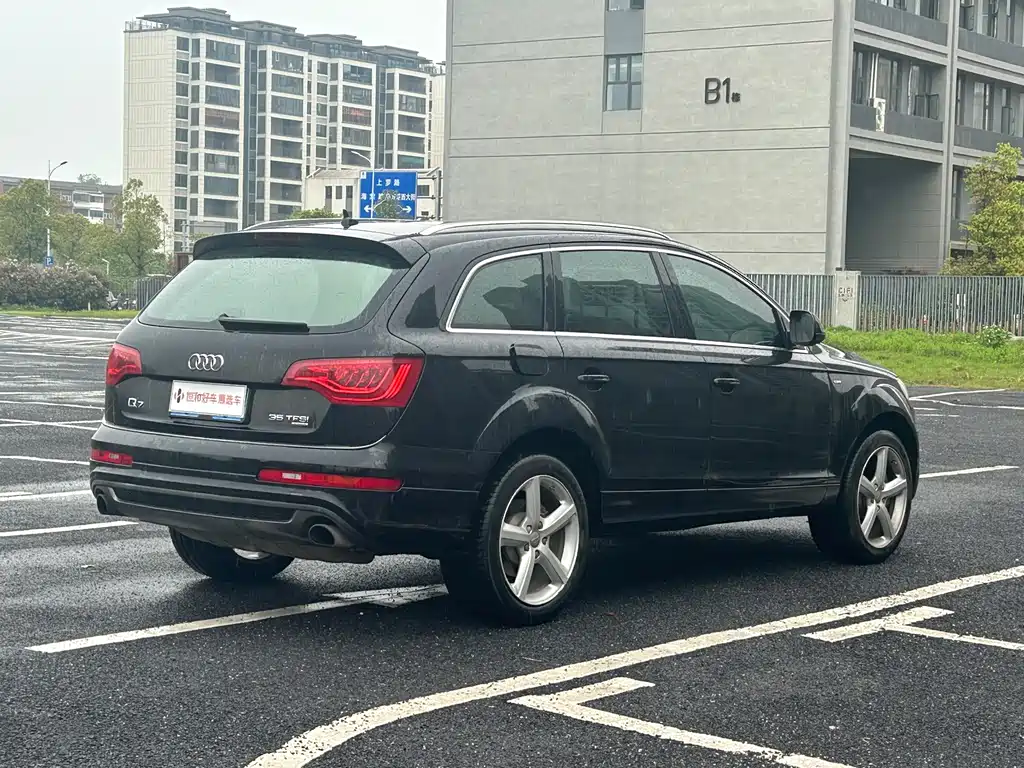 Audi Q7 — миниатюра 6