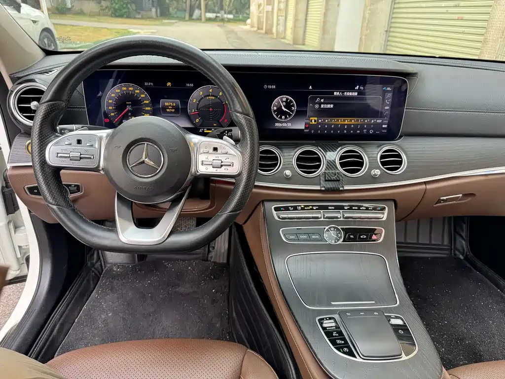 Mercedes-Benz E-Class — миниатюра 6