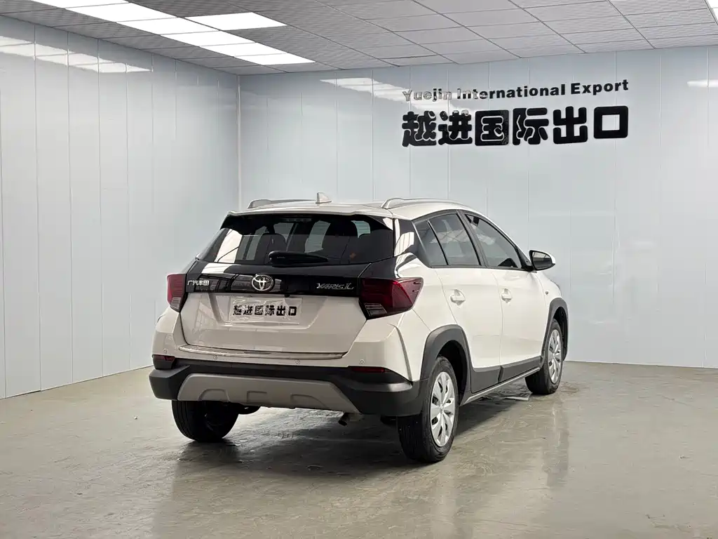 Toyota Yaris L — миниатюра 10