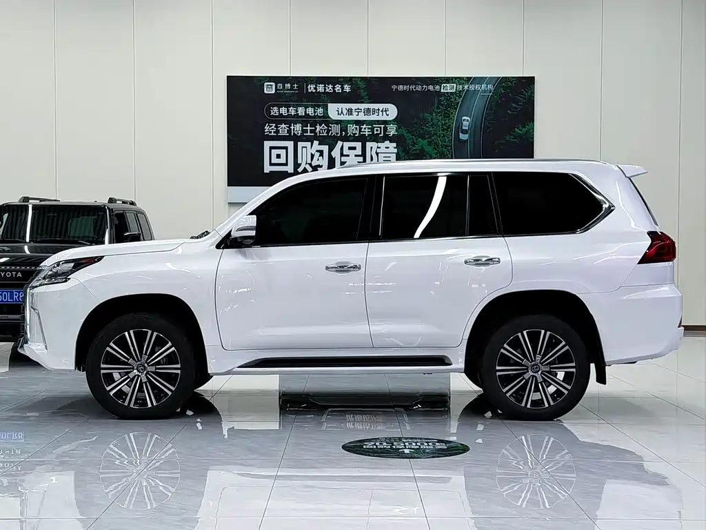 Lexus LX — миниатюра 3