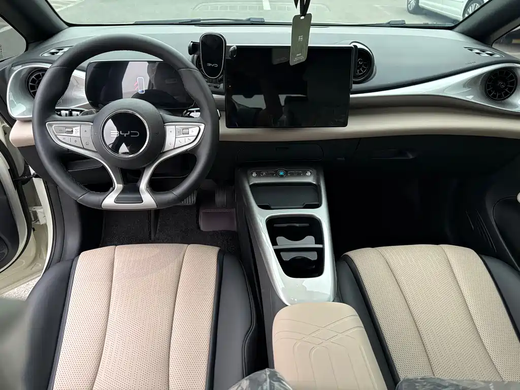 BYD Dolphin — миниатюра 7