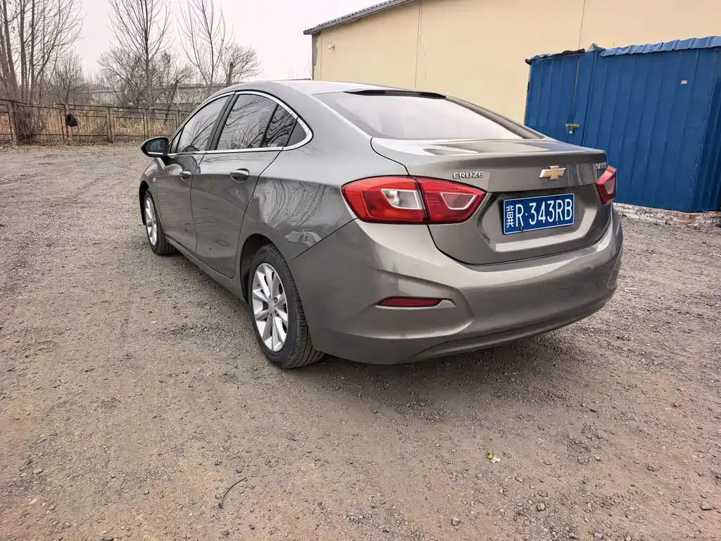 CHEVROLET CRUZE