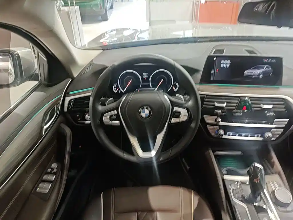 BMW 5 Series — миниатюра 15