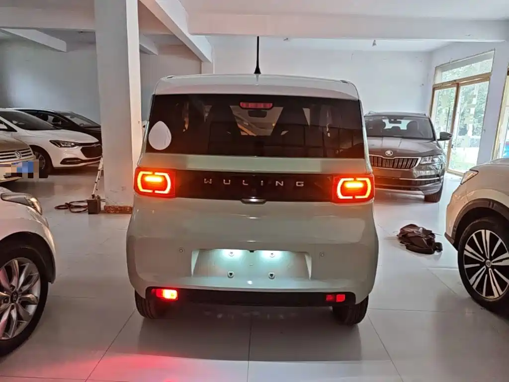 Wuling MINIEV — миниатюра 6
