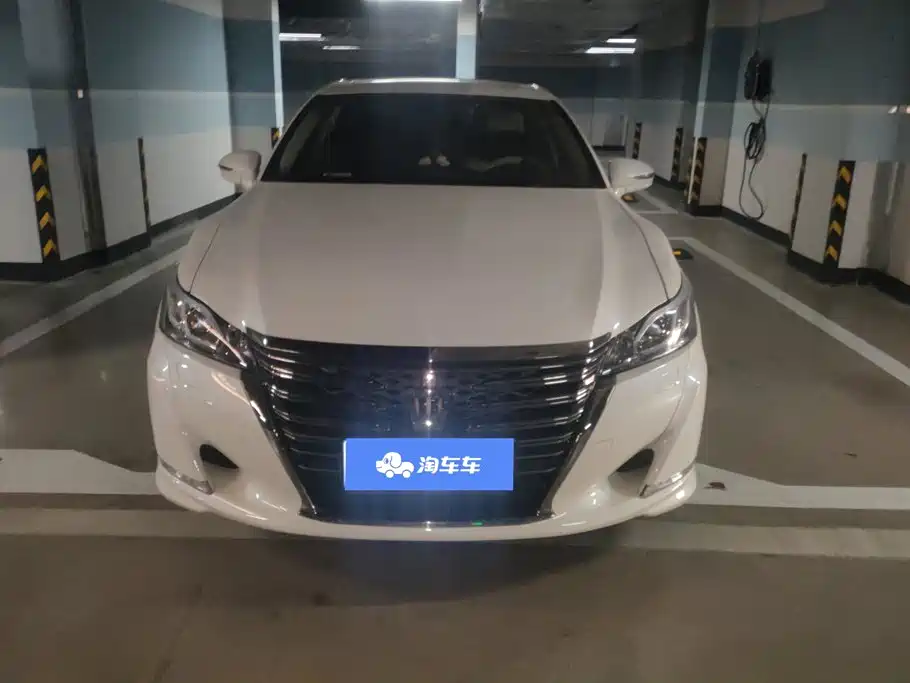Toyota Crown — миниатюра 2