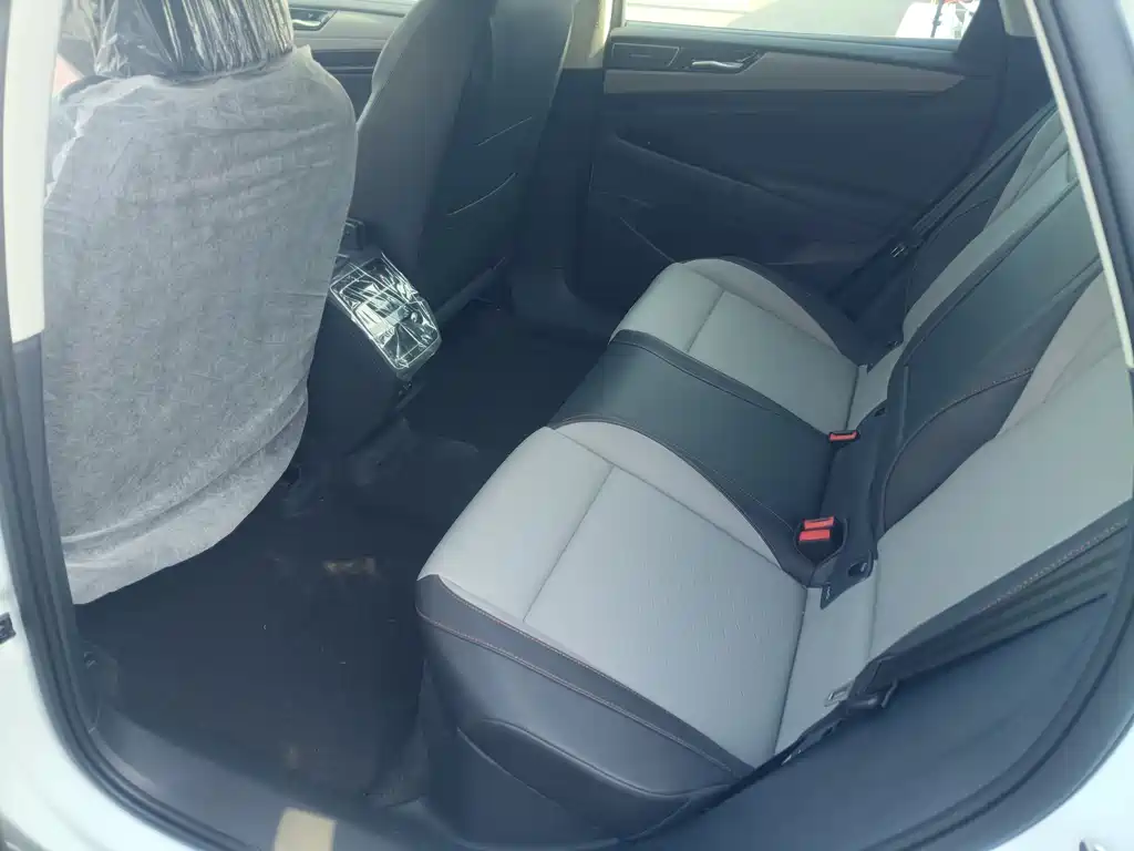 VOLKSWAGEN ID.7 VIZZION