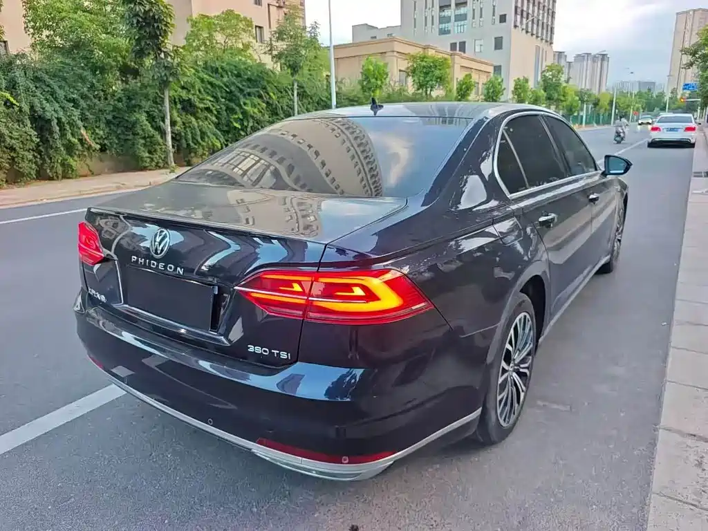 Volkswagen Phideon — миниатюра 9