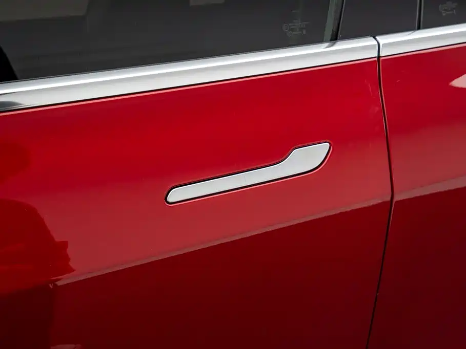 Tesla Model 3 — миниатюра 17