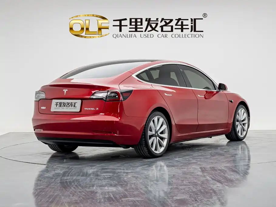 Tesla Model 3 — миниатюра 3