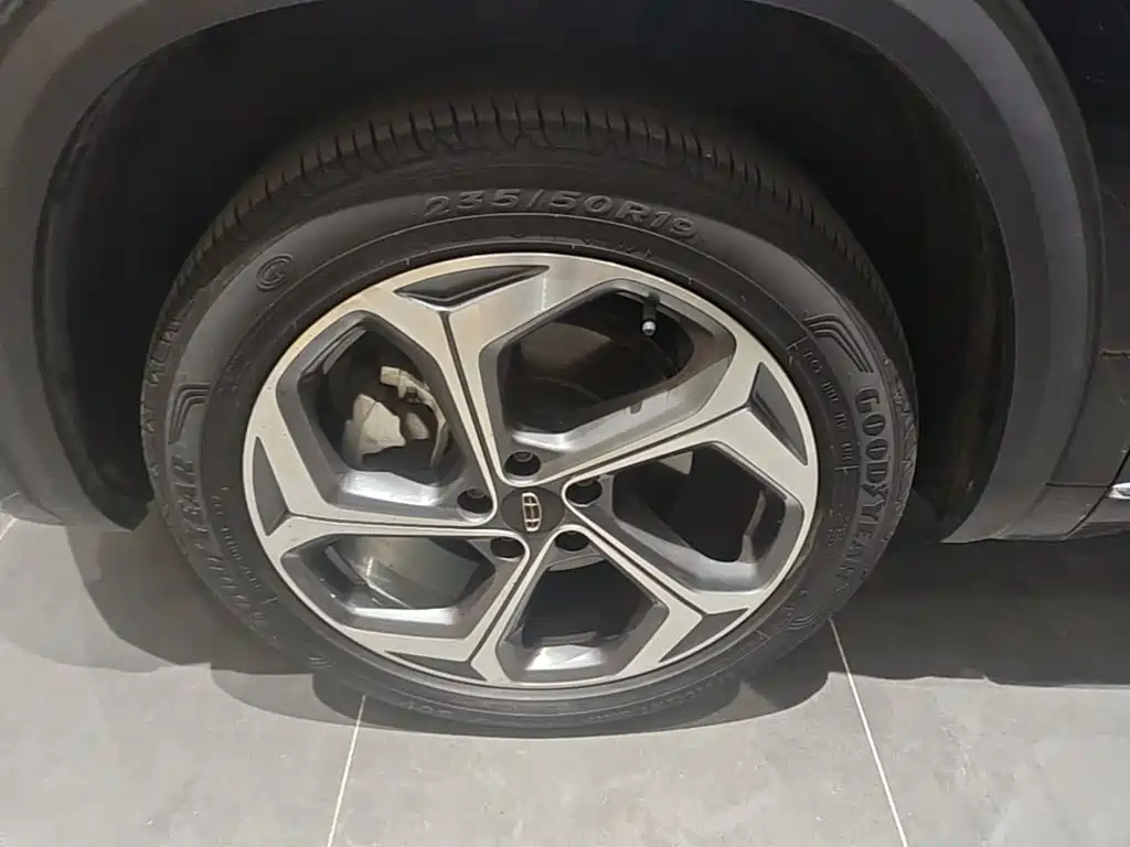 Geely Xingyue L — миниатюра 23