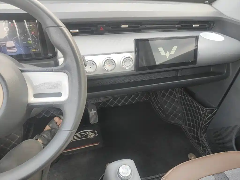 Wuling MINIEV — миниатюра 13