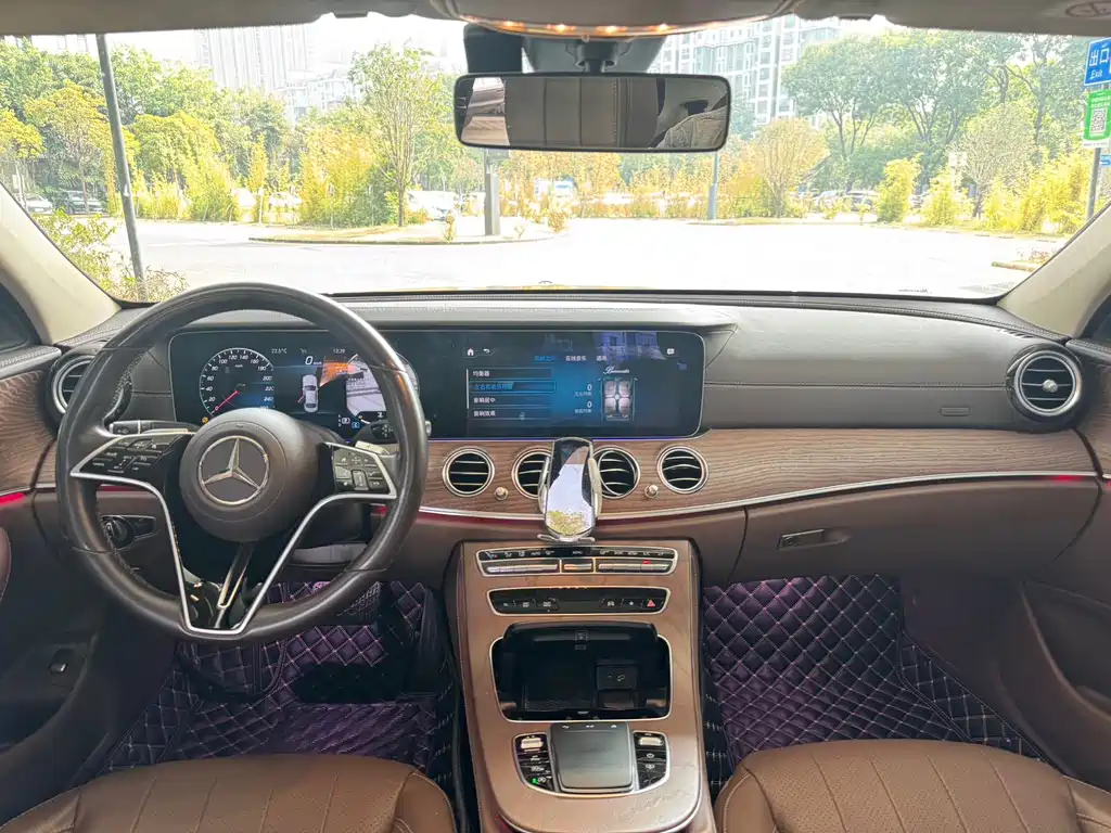 MERCEDES-BENZ E CLASS