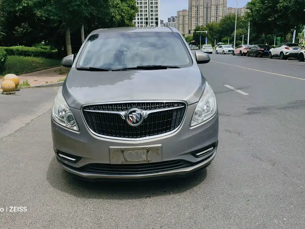 Buick GL8 — миниатюра 2