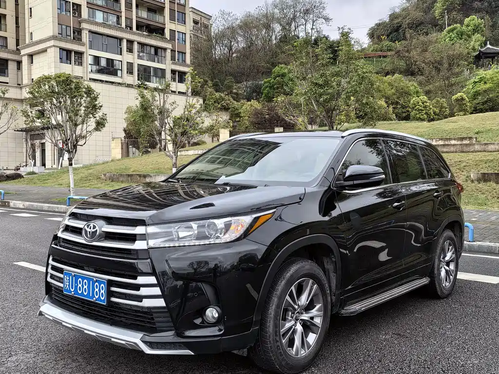 TOYOTA HIGHLANDER