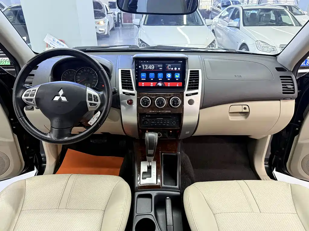 MITSUBISHI PAJERO JINCHANG