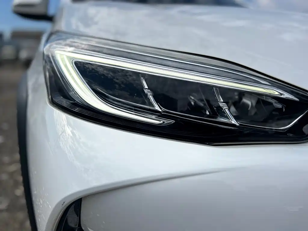 TOYOTA YARIS L ZHIXUAN