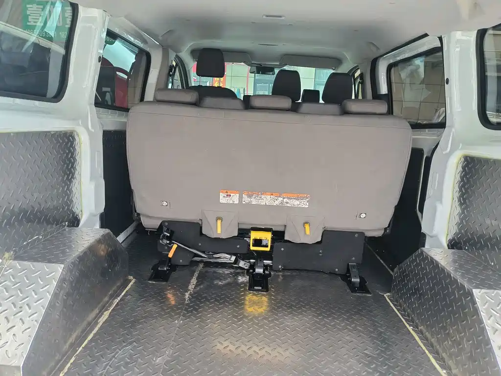 Ford Transit — миниатюра 9