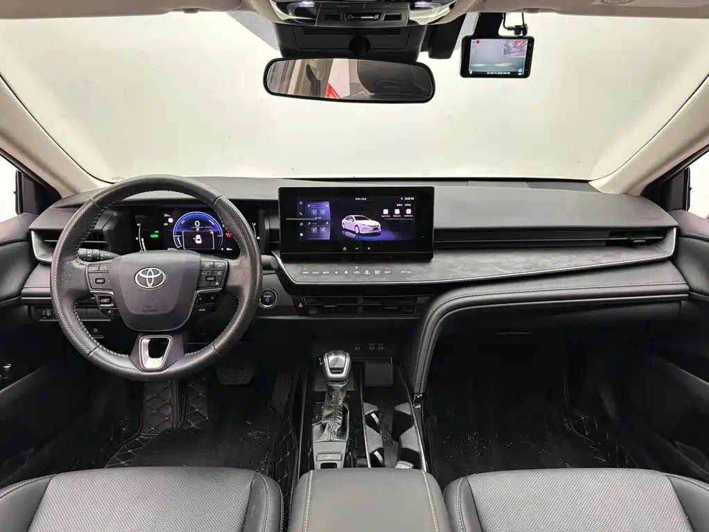 Toyota Camry — миниатюра 10