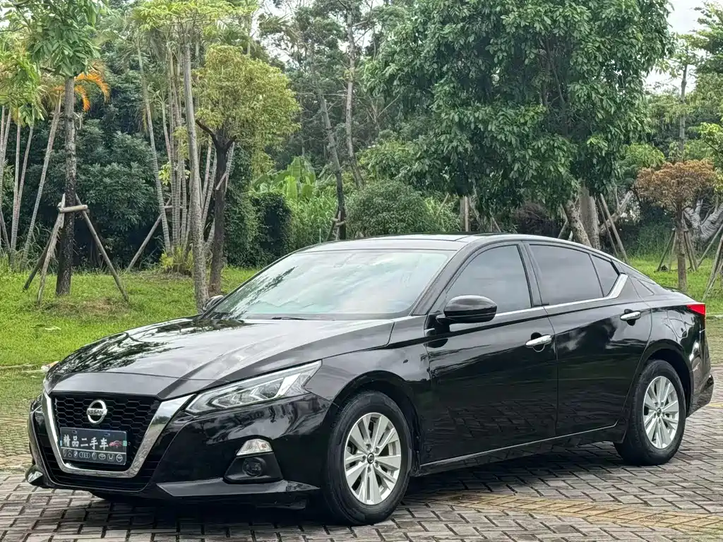 Купить Nissan Teana