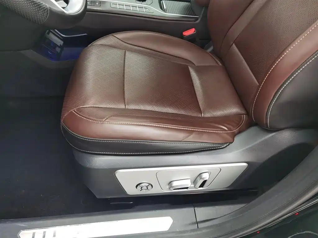 WEI PAI WEI BRAND VV6