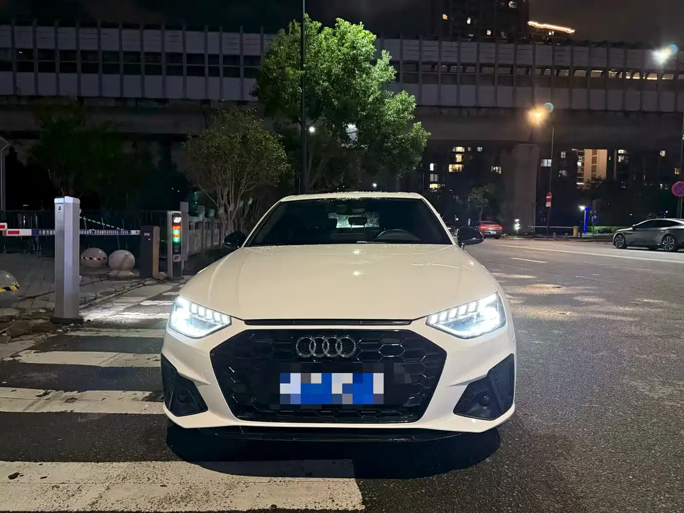 奥迪A4L 2024款 40 TFSI 豪华动感型 2024