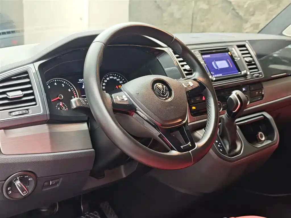 Volkswagen Caravelle 2019 2.0TSI Comfort 7 мест