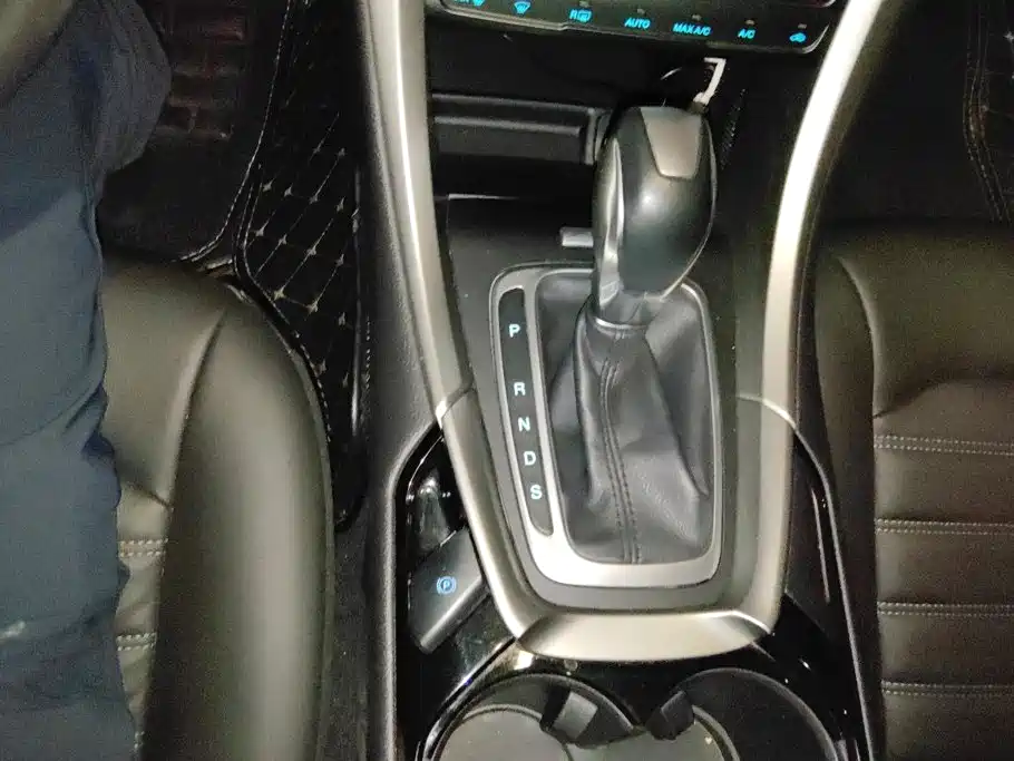 Ford Mondeo — миниатюра 16