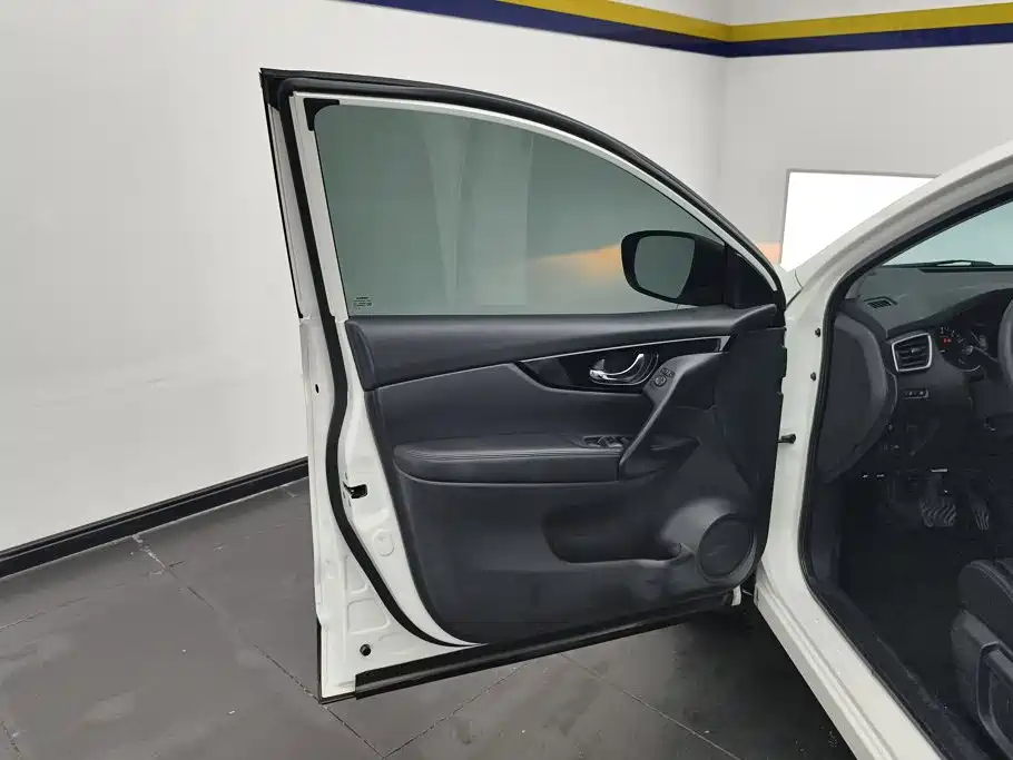 Nissan Qashqai — миниатюра 7